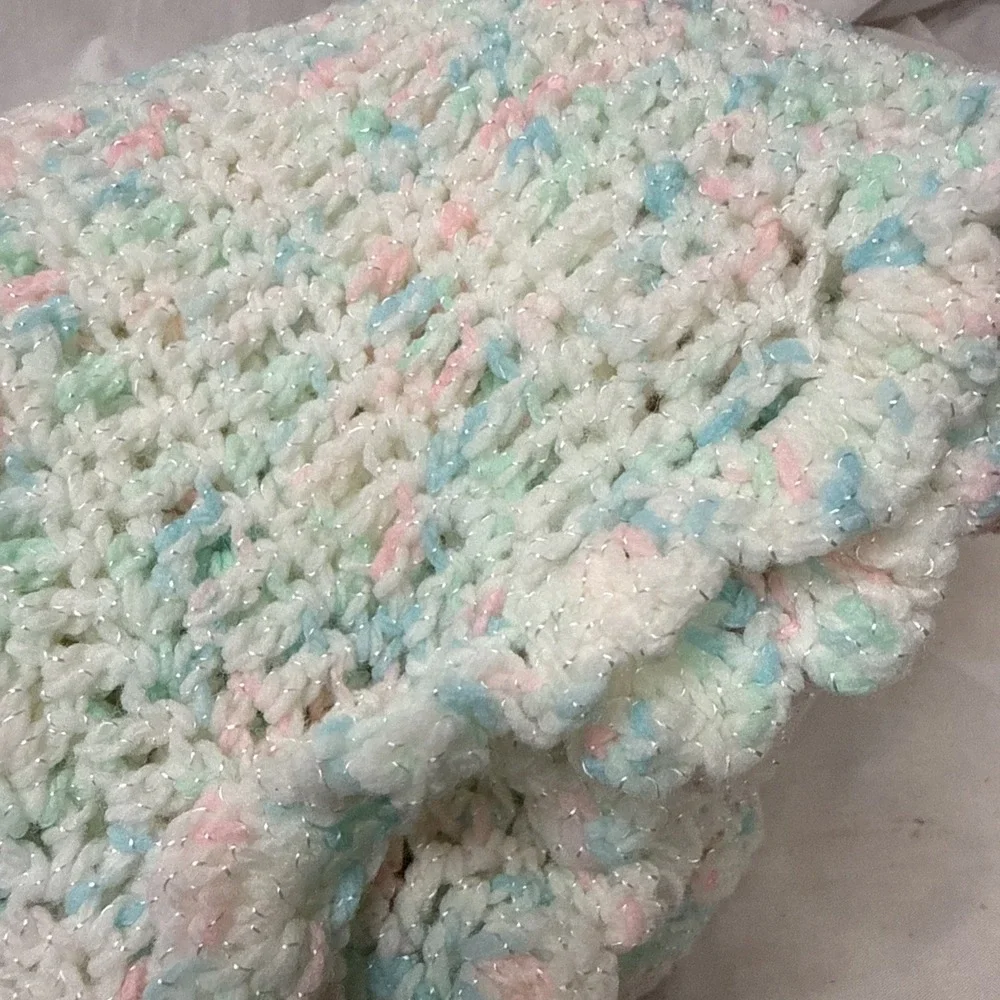 VTG Lacy Granny Scalloped Waffle Stitch Baby Afghan Ruffle Border Pink Blue Mint